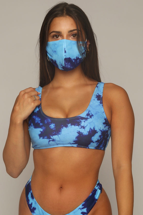 Check out the Ari Blue Raspberry Mask. A great quality set that will meet all your needs.